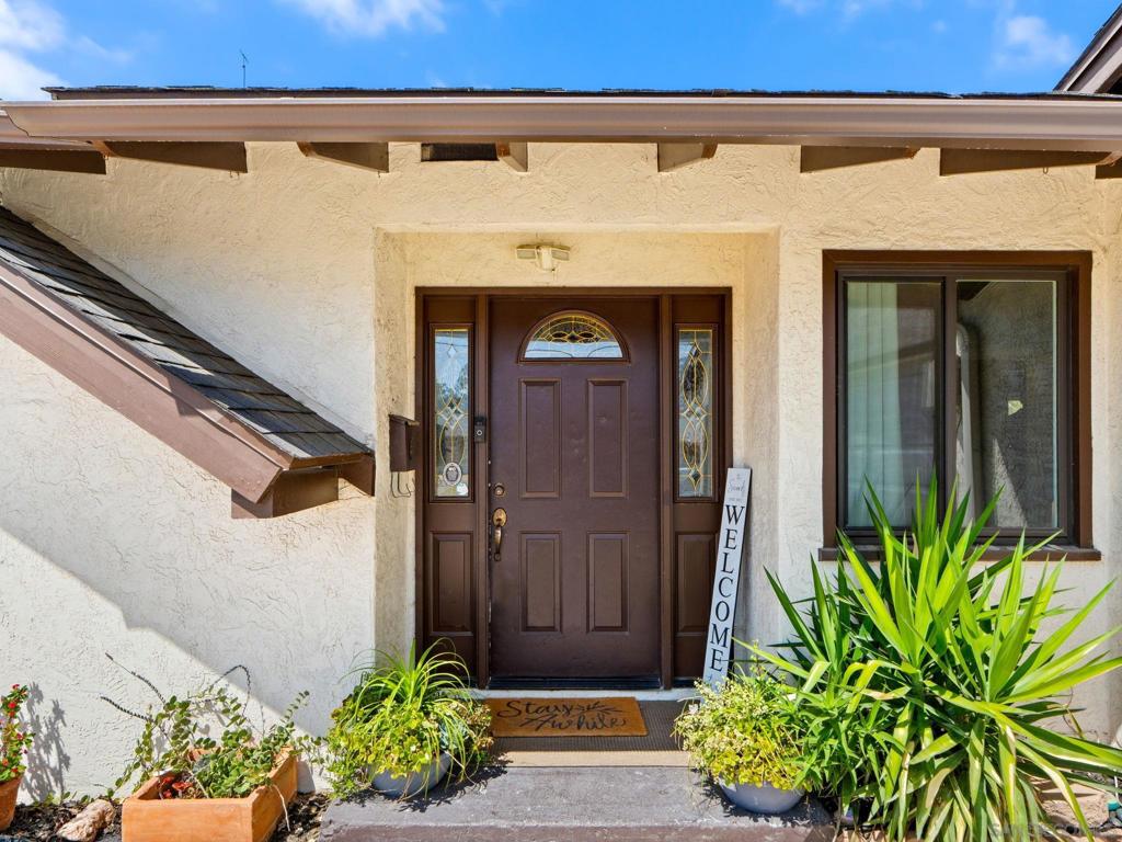1482 El Prado Property Photo 4
