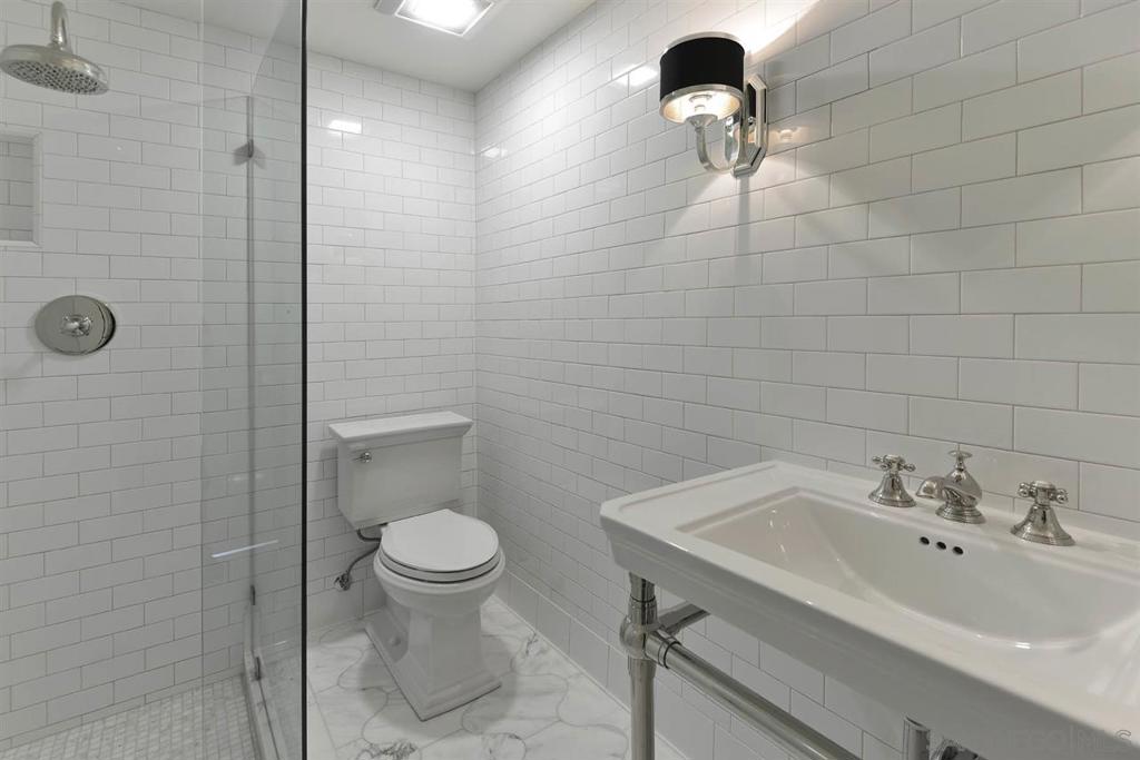6028 Folsom Property Photo 21