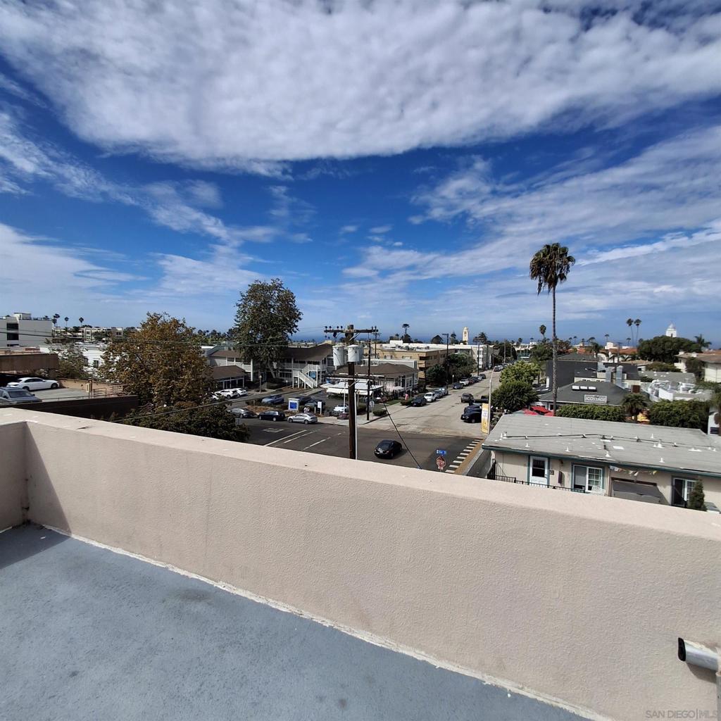 920 Kline Street Property Photo 5
