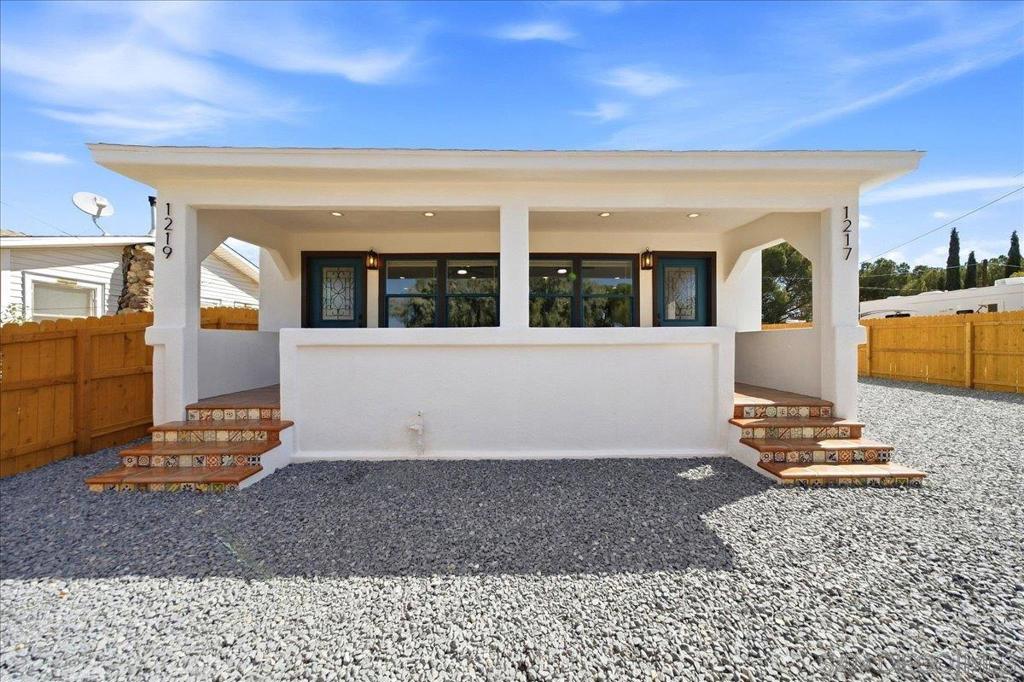 1217 1219 Railroad Street Property Photo 1