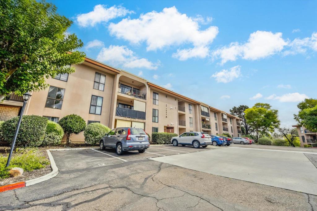 7855 Cowles Mountain Ct. A15 Property Photo 17