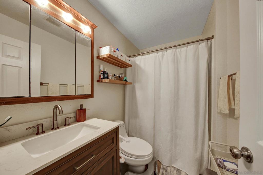 4777 Seminole Dr 119 Property Photo 27