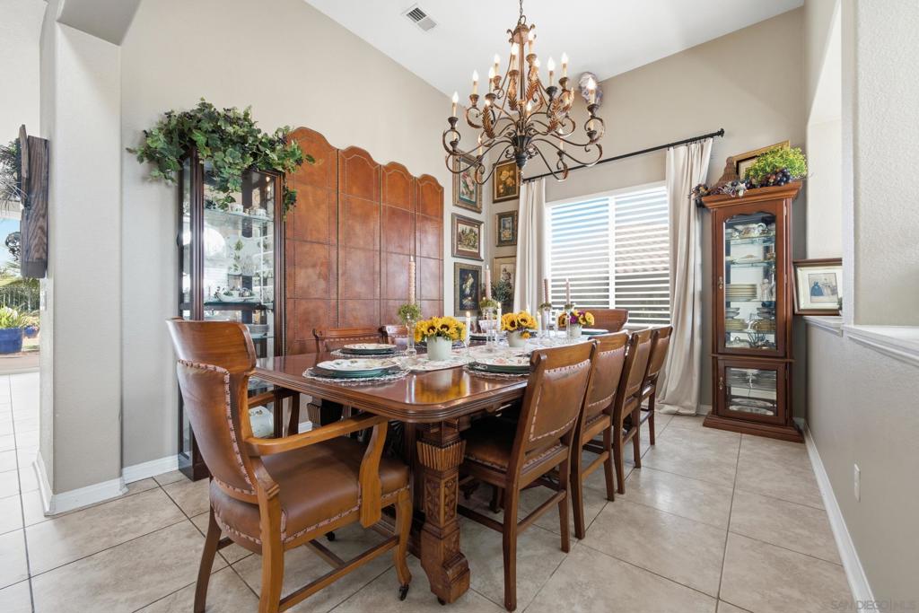 912 Lantana Property Photo 3