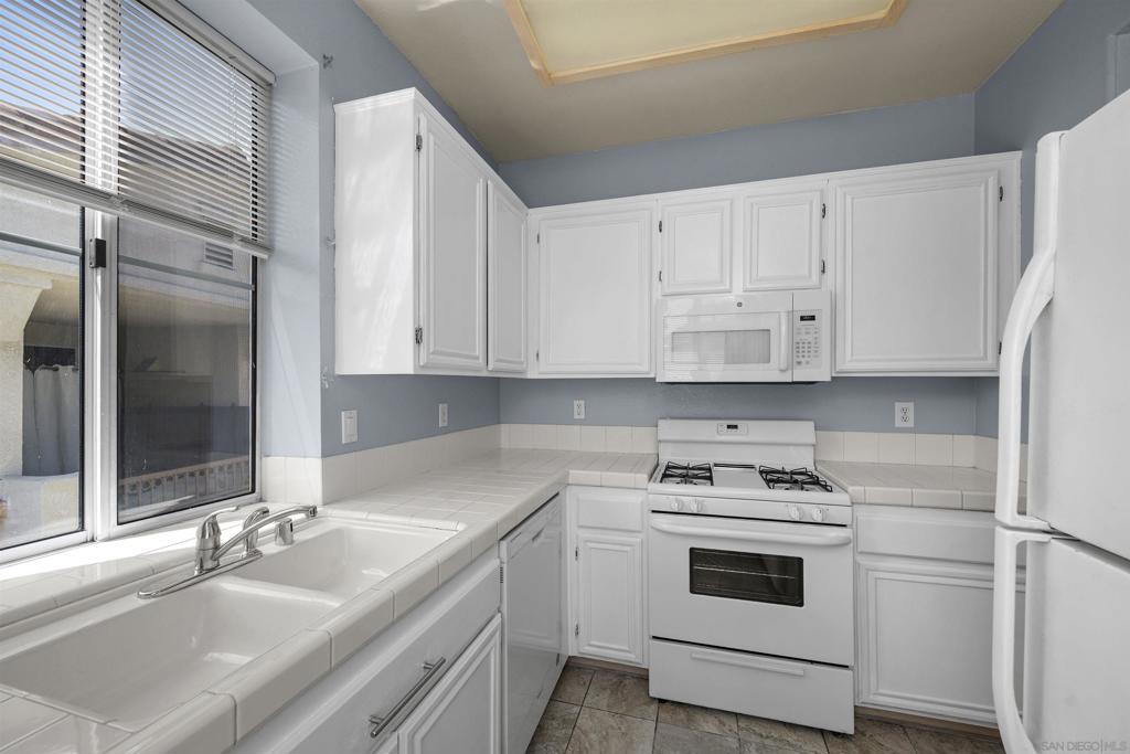 11454 Via Rancho San Diego 208 Property Photo 12