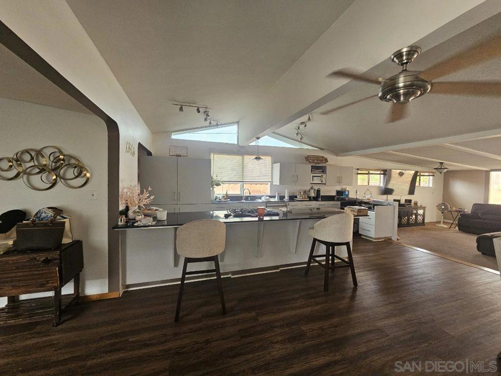 5030 Chaucer Ave Property Photo 3