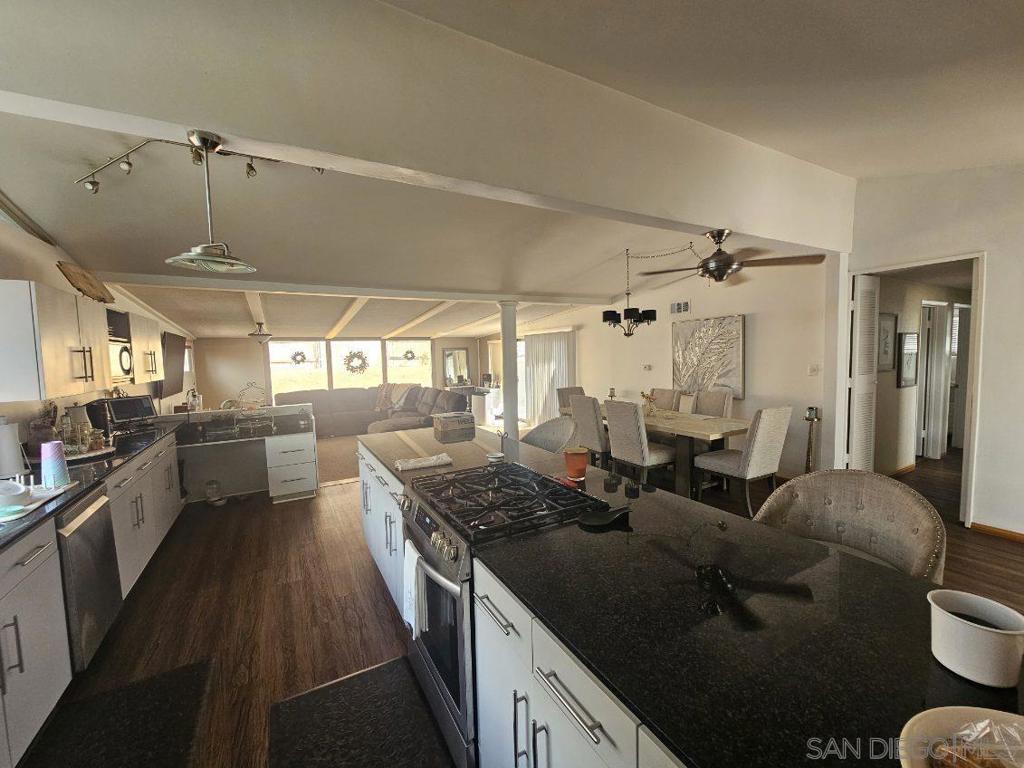 5030 Chaucer Ave Property Photo 8