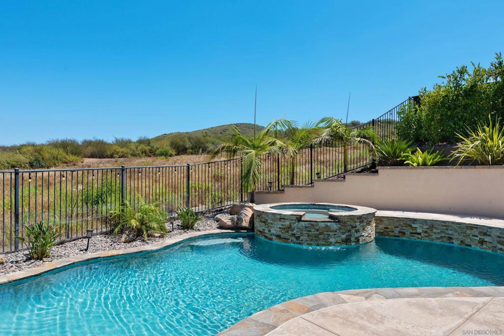 953 Stoneridge Property Photo 3