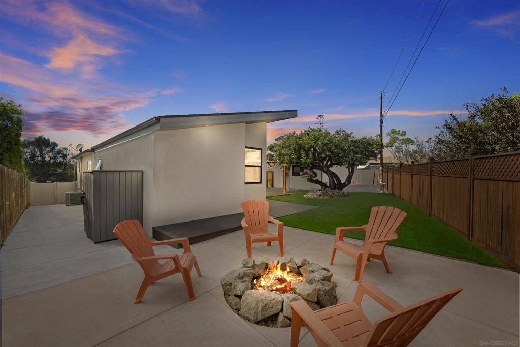 4471 Rolando Blvd Property Photo 4
