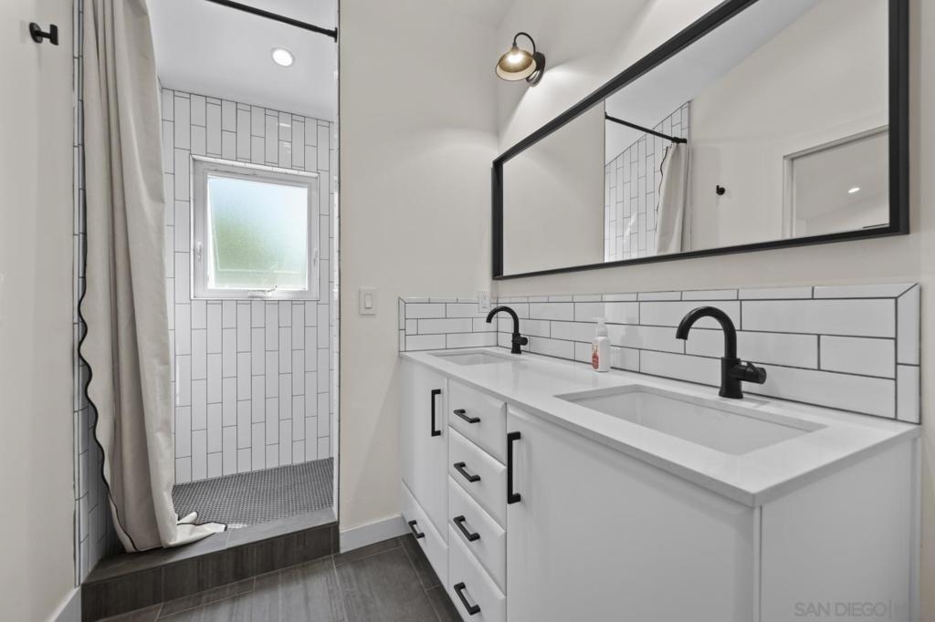 4471 Rolando Blvd Property Photo 19