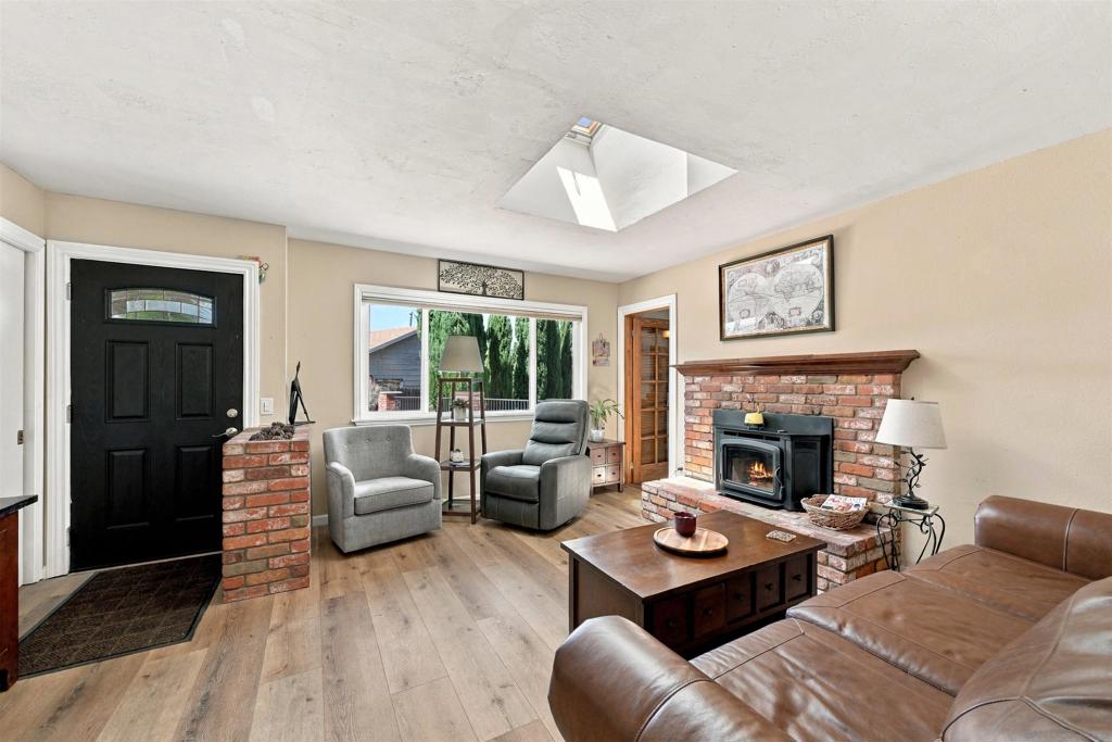 332 Bandini Property Photo 4