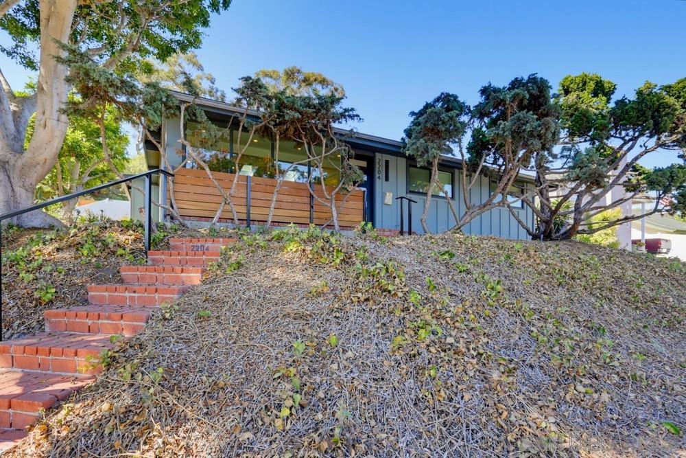 2204 Rosecrans St Property Photo 3