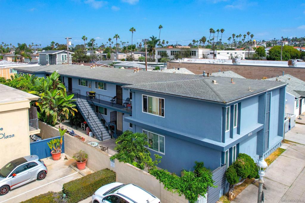 4930 Santa Monica Property Photo 4