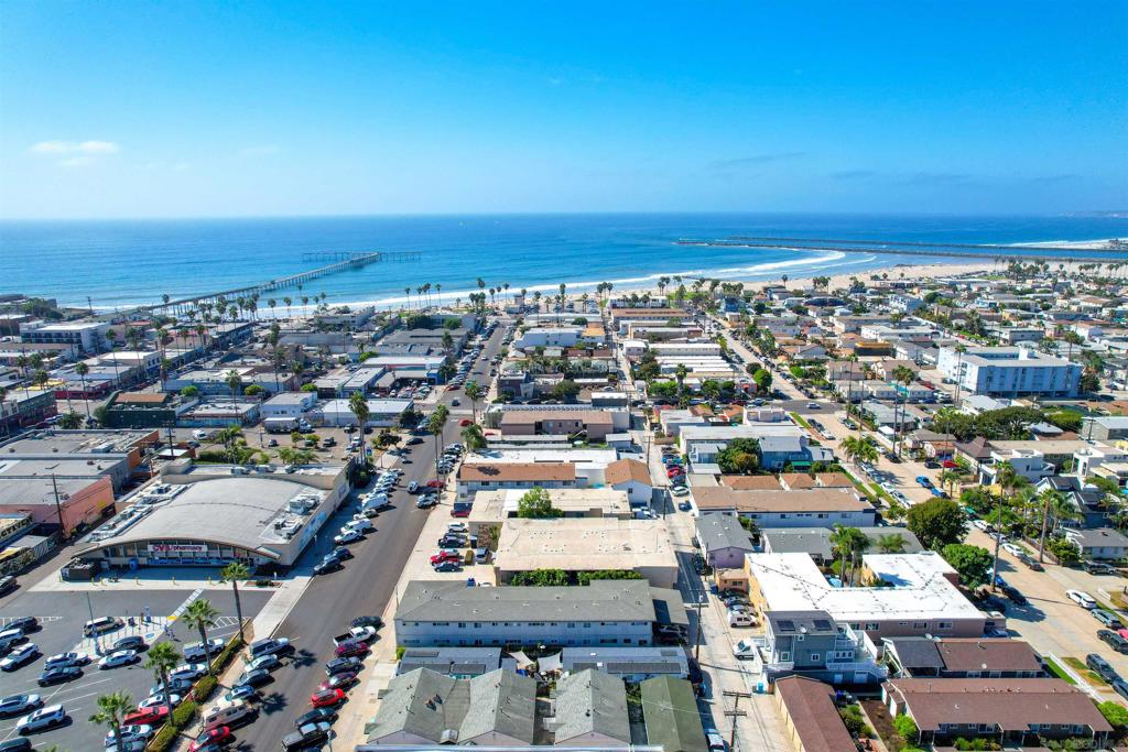 4930 Santa Monica Property Photo 8