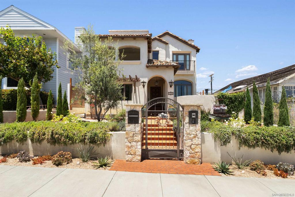 1834 Clove St Property Photo 1