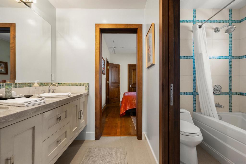 1834 Clove St Property Photo 27