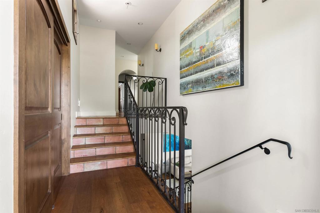 1834 Clove St Property Photo 32