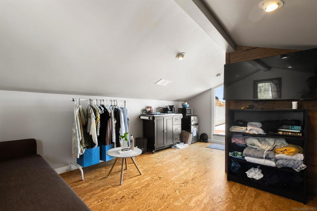 1834 Clove St Property Photo 35
