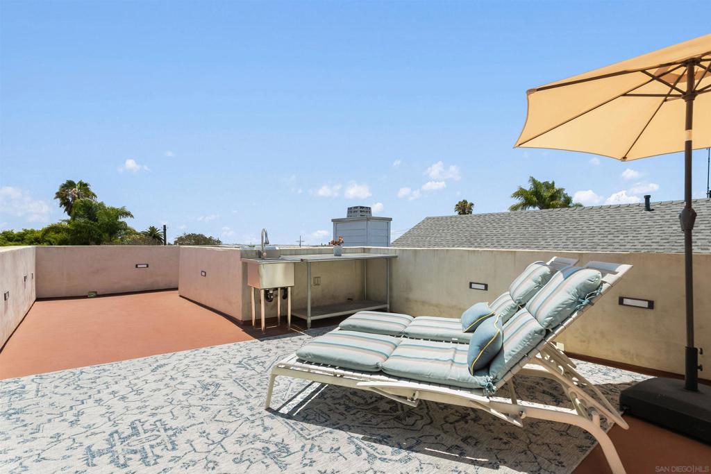 1834 Clove St Property Photo 38