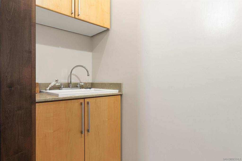 1834 Clove St Property Photo 45