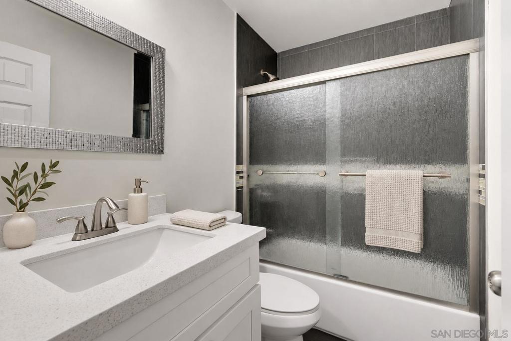 4262 Parks Ave 207 Property Photo 11