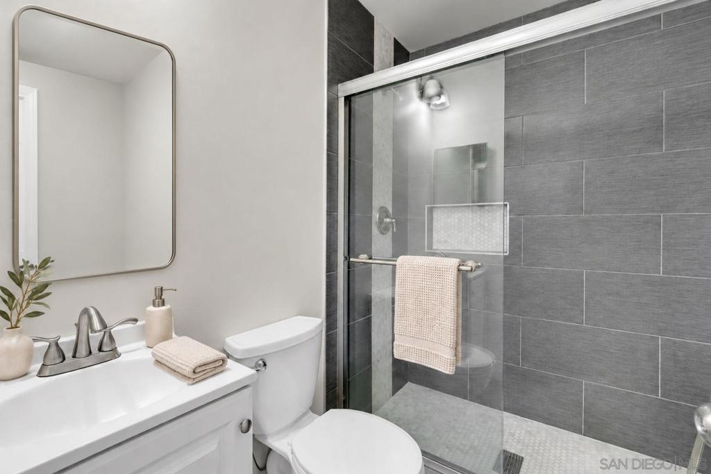 4262 Parks Ave 207 Property Photo 12