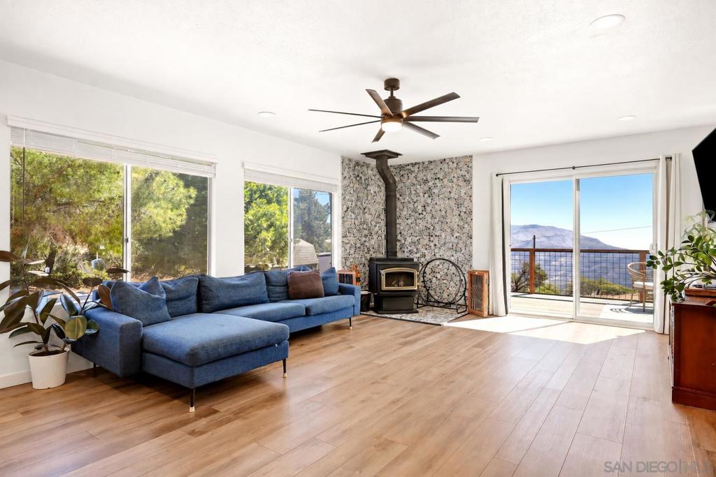 3250 Salton Vista Dr Property Photo 6