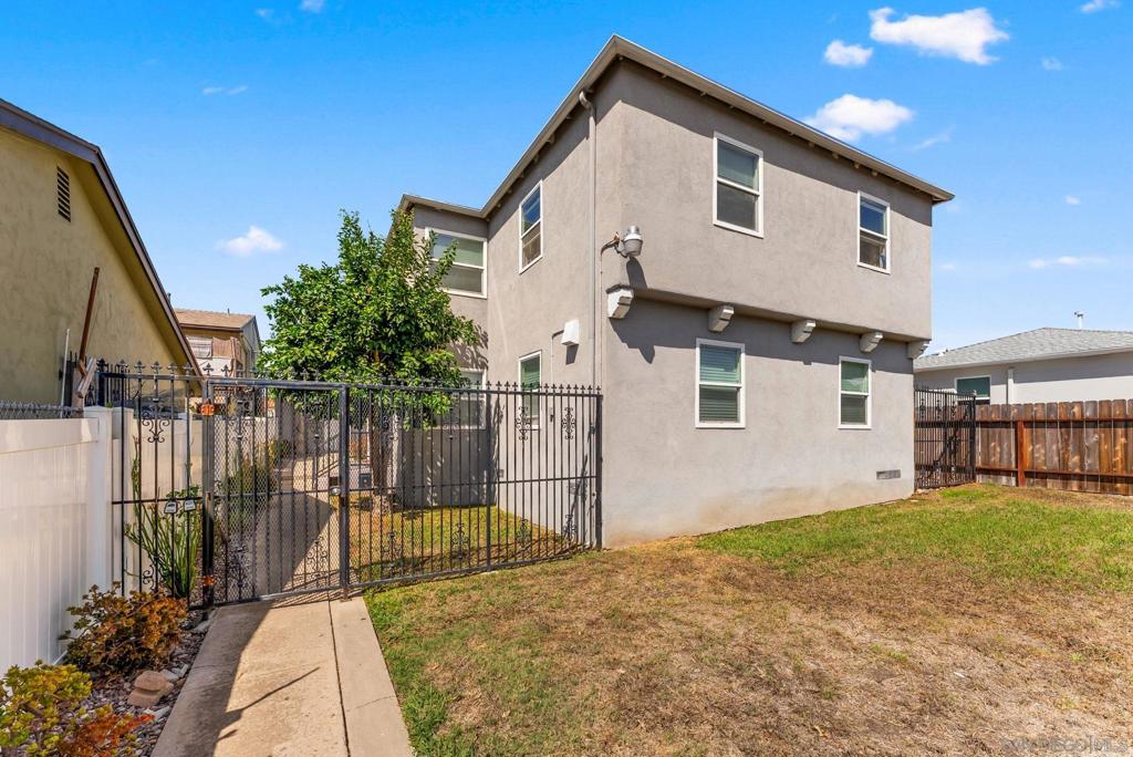4454 60 52nd Street Property Photo 1