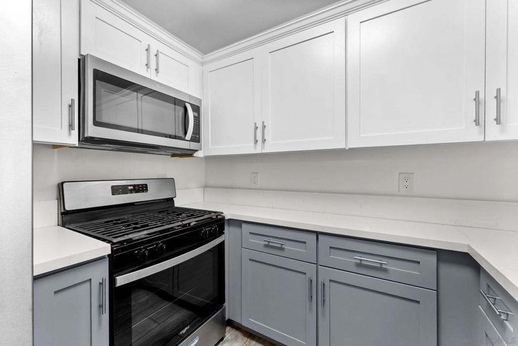 4454 60 52nd Street Property Photo 9