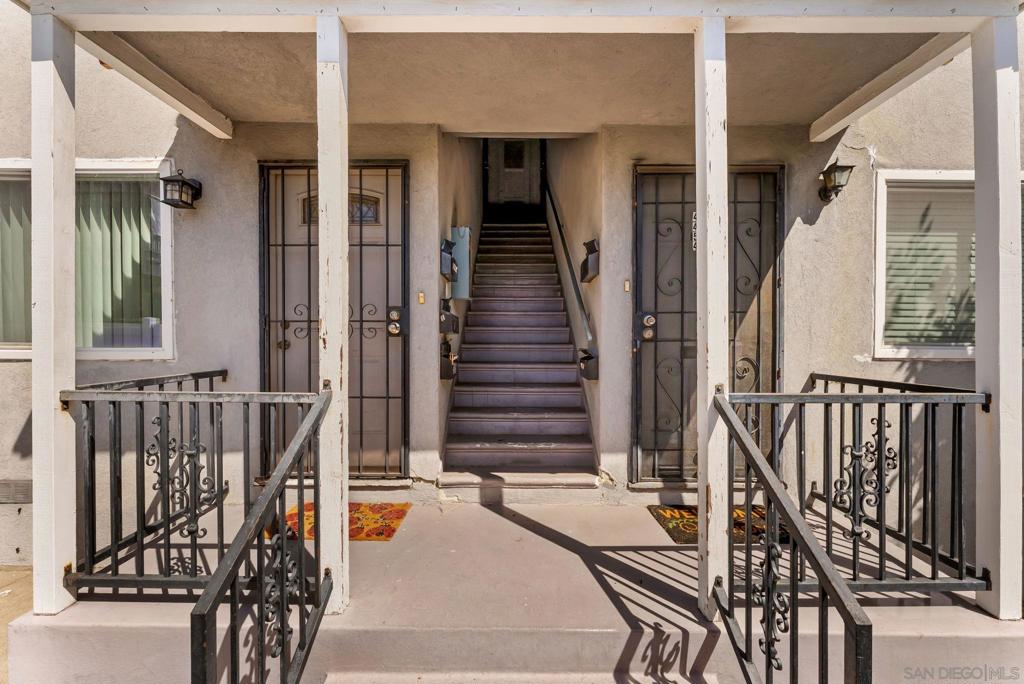 4454 60 52nd Street Property Photo 13