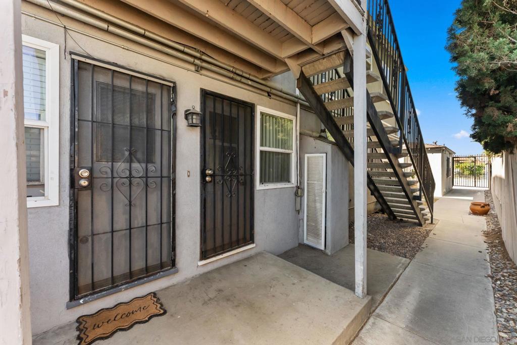 4454 60 52nd Street Property Photo 15