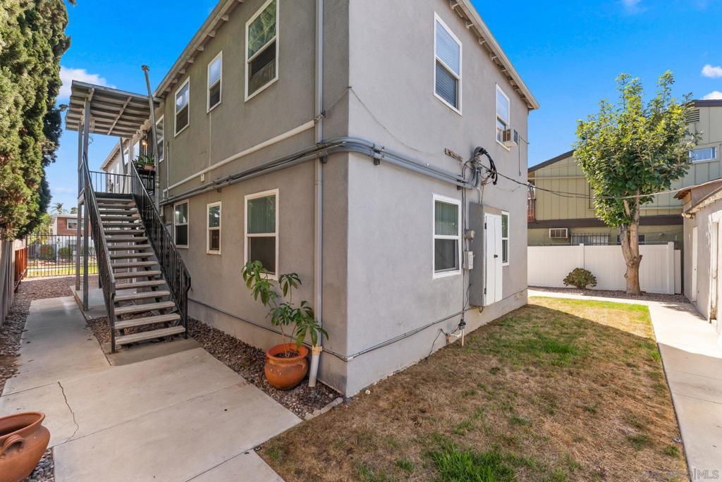 4454 60 52nd Street Property Photo 16