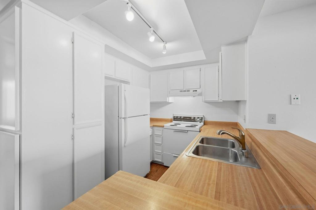 155 W Glaucus C Property Photo 11