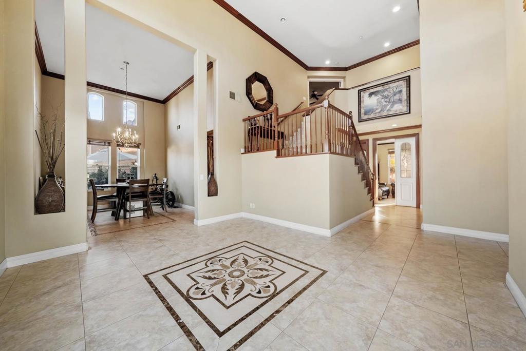 2062 Pleasant Waters Ct Property Photo 4