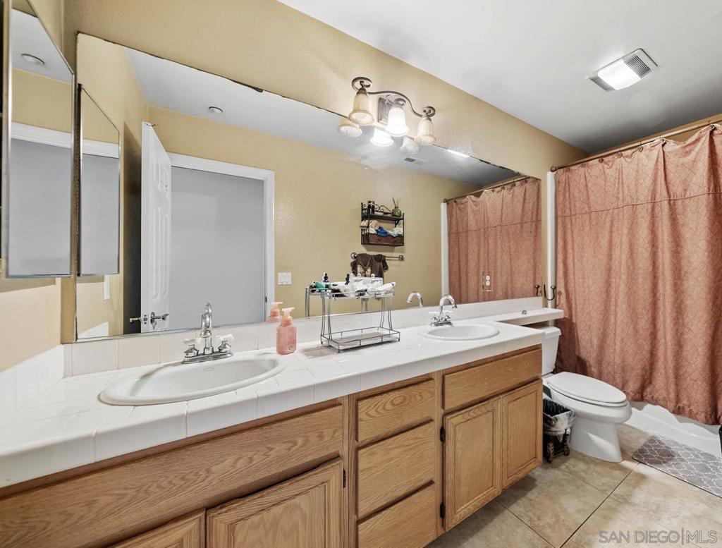 2062 Pleasant Waters Ct Property Photo 15