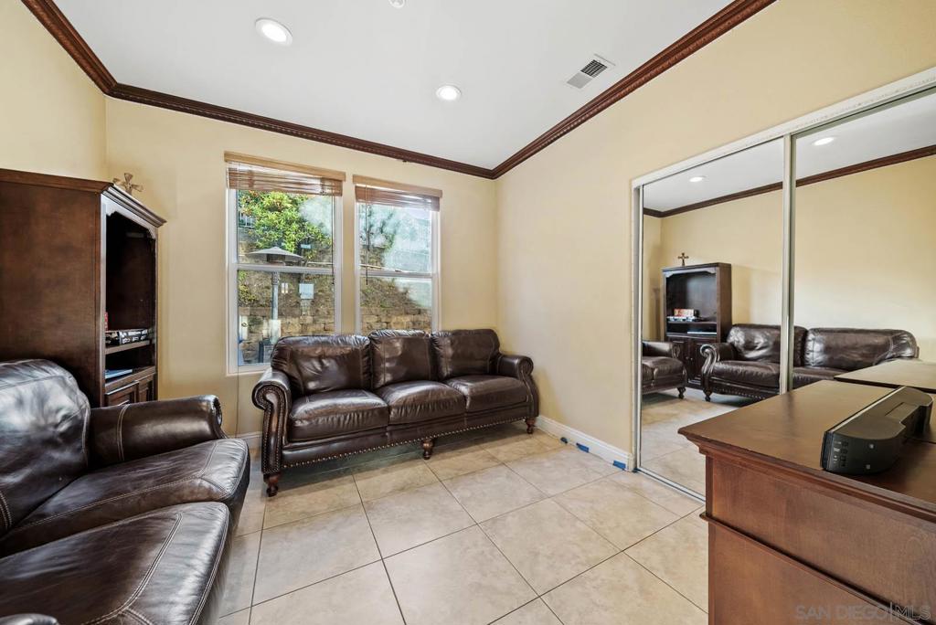 2062 Pleasant Waters Ct Property Photo 18