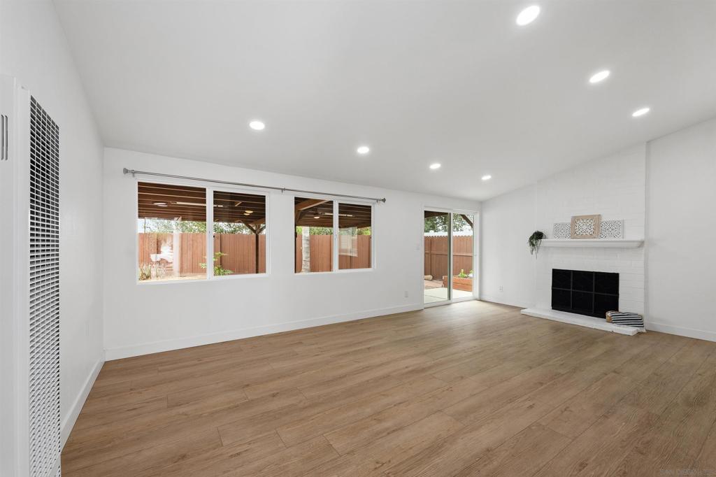 2573 Raymell Dr. Property Photo 5