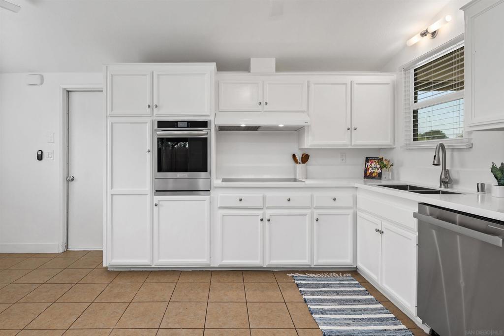 2573 Raymell Dr. Property Photo 13