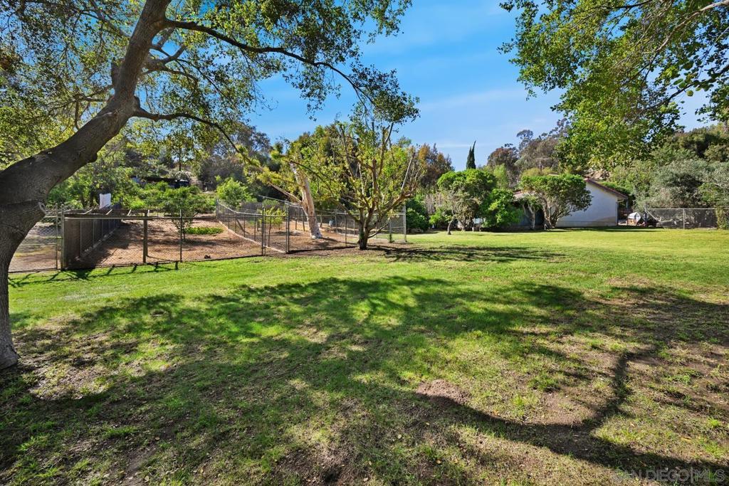 4488 La Canada Property Photo 6