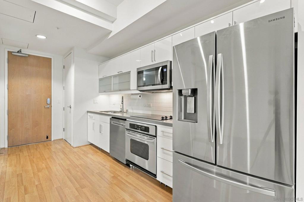 350 W Ash 1106 Property Photo 16