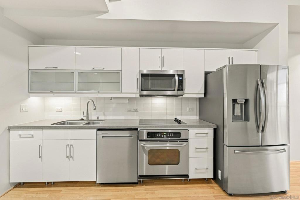 350 W Ash 1106 Property Photo 17