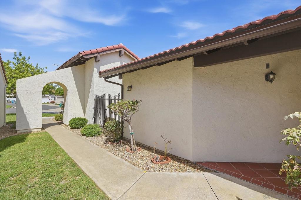 12884 Circulo Dardo Property Photo 8