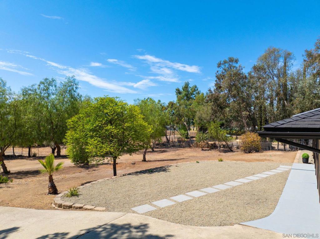 3150 Acacia Ln Property Photo 3