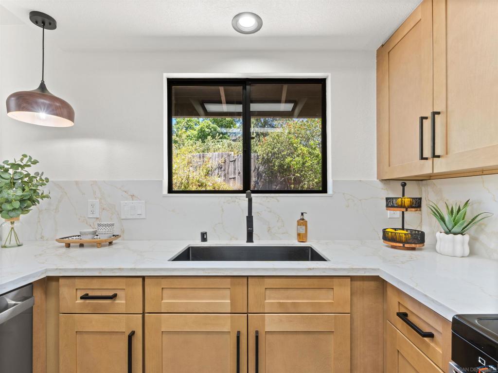 3150 Acacia Ln Property Photo 20