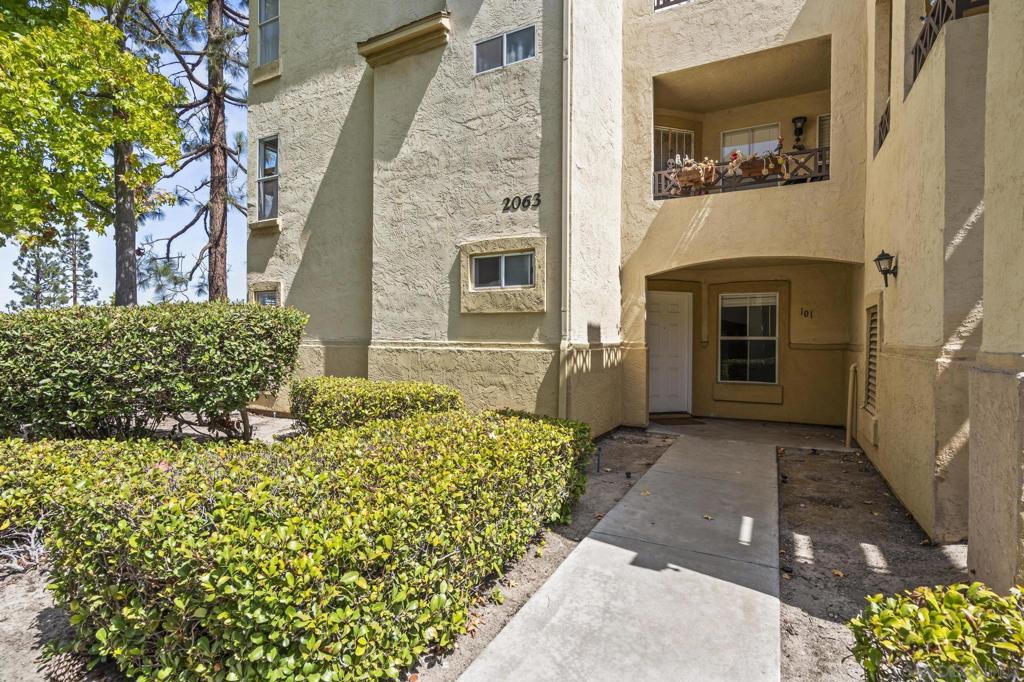 2063 Lakeridge 101 Property Photo 32