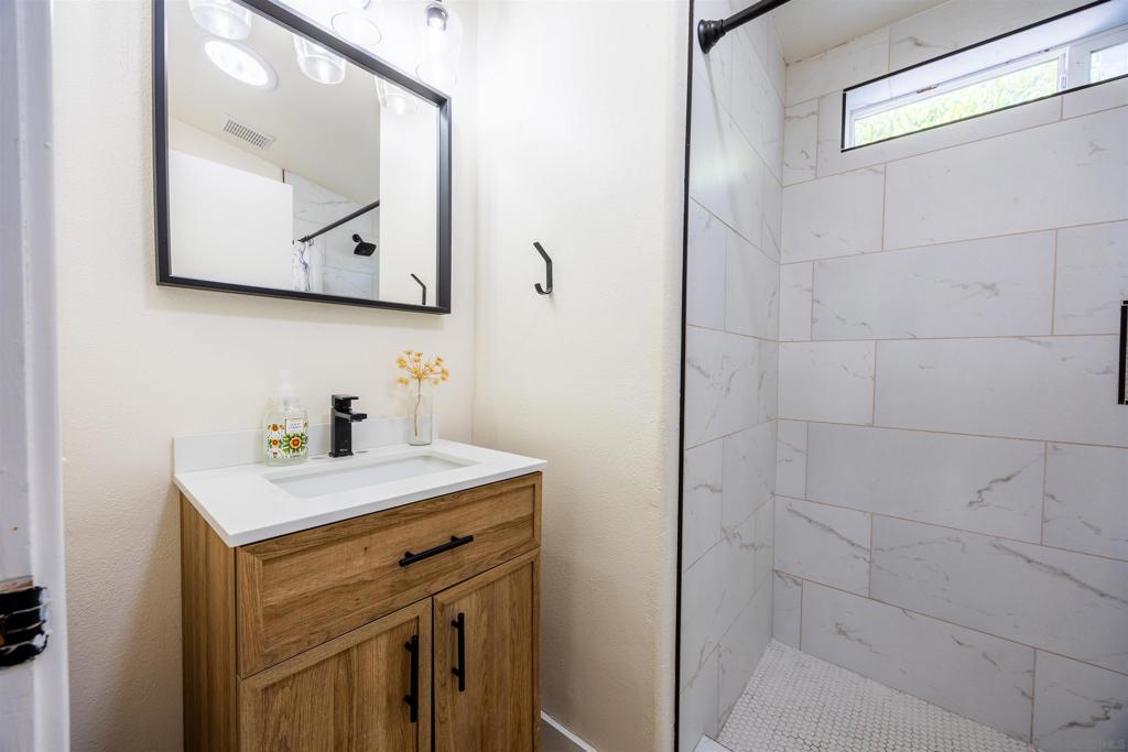 402 63rd St 250 Property Photo 12