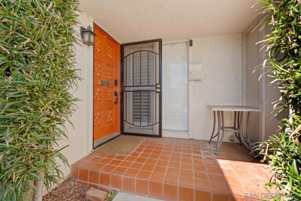 6960 Caminito Curva Property Photo 3