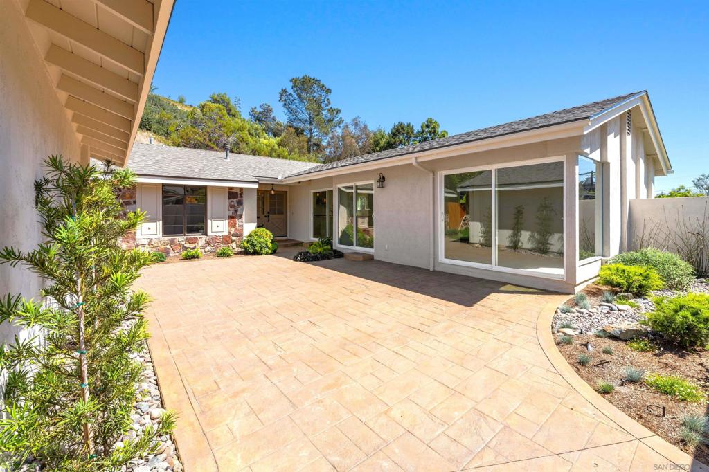5577 Honors Dr Property Photo 2