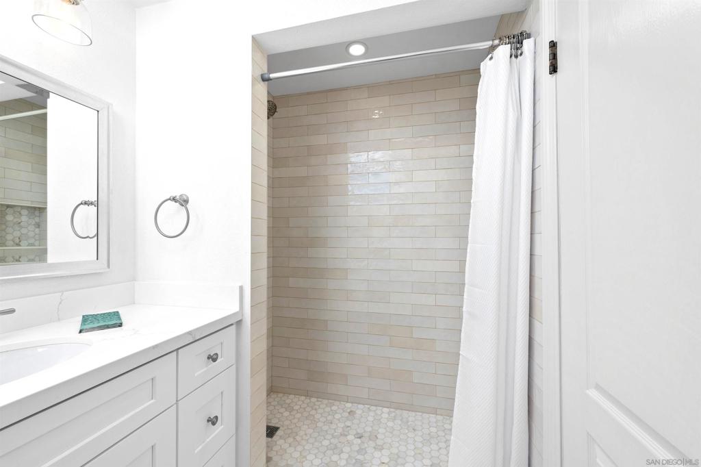 5577 Honors Dr Property Photo 17