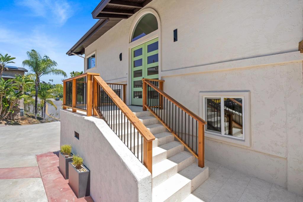 4242 Avenida Gregory Property Photo 3