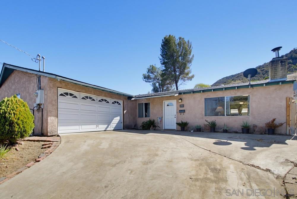 7945 Shantung Dr Property Photo 3